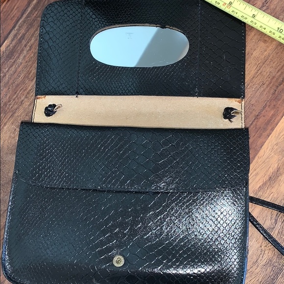 Small Leather Crossbody Casual Evening Out Purse EUC - Picture 7 of 7